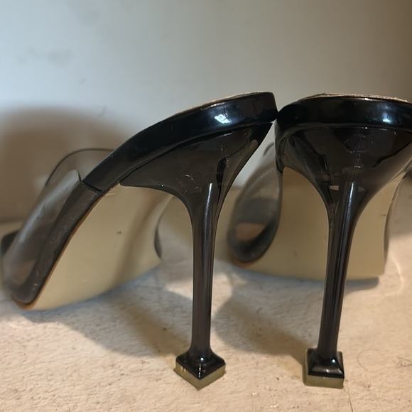 Heels - Picture 2 of 2